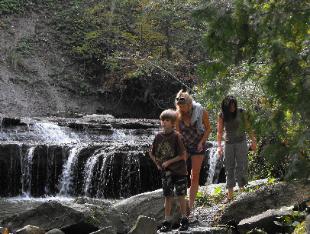 fossil hunting in Rock Glen (opens new window) 